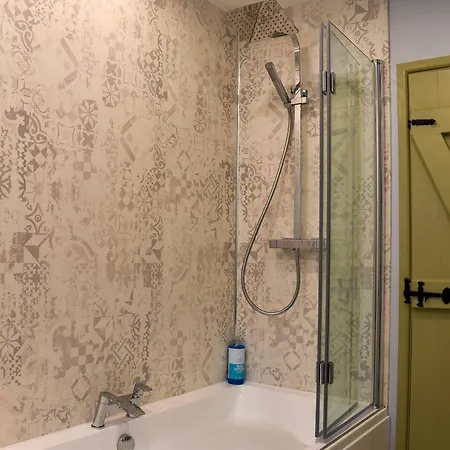 度假居 The Well House