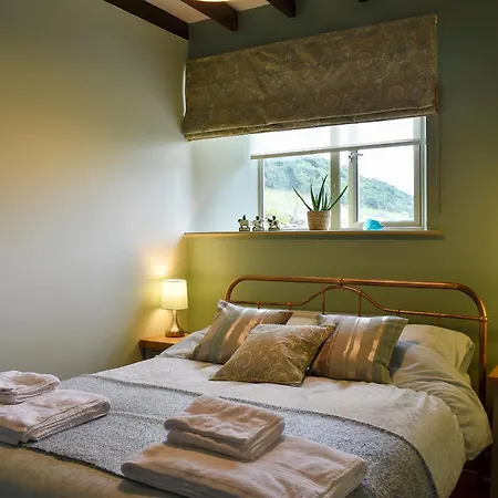 The Well House * Starbotton