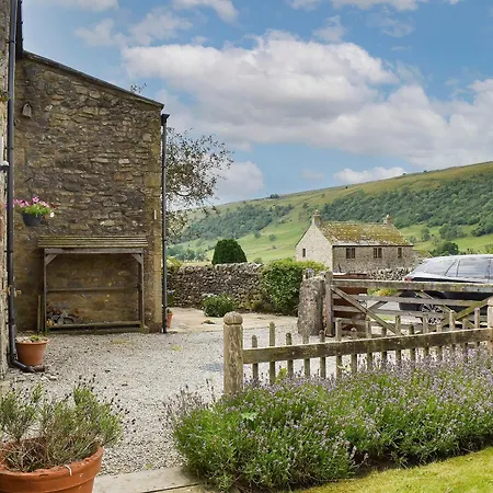 The Well House * Starbotton